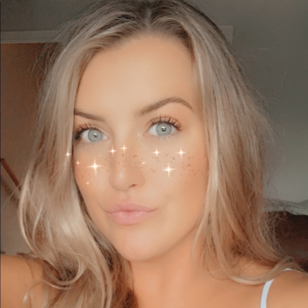 Meet your Posher, Lauren